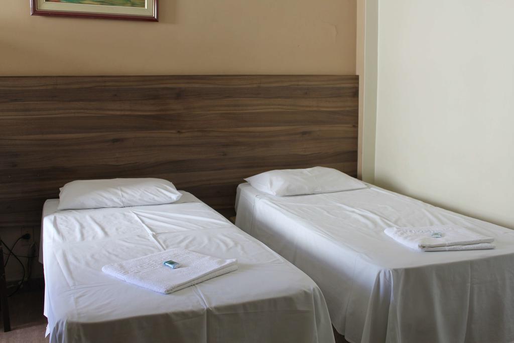 Espigao Palace Hotel Резенди Номер фото